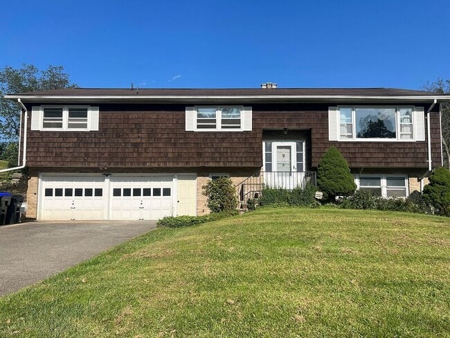 Building Photo - 512 Old Lane Rd