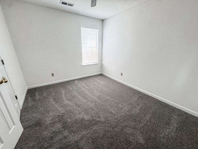 Building Photo - 7047 S Estacada Way