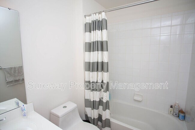Building Photo - 172 Fela Dr