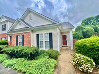Building Photo - UPDATED 1 STORY TOWNHOME!
