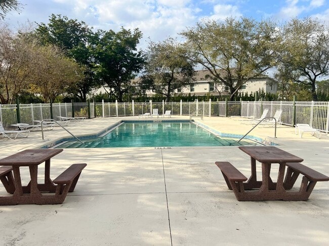 Building Photo - 14895 Pleasant Bay Ln