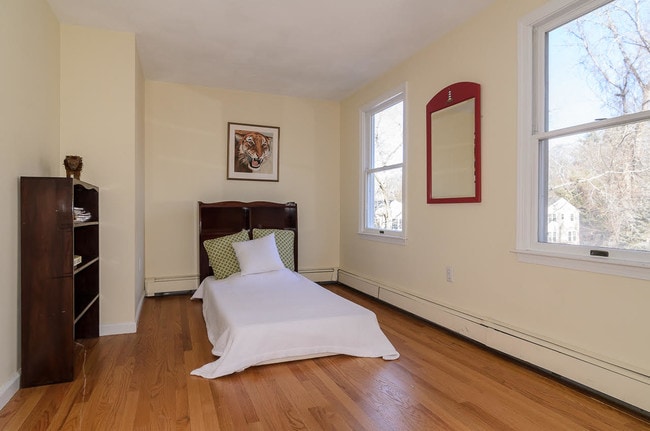 Building Photo - 94 Rice St