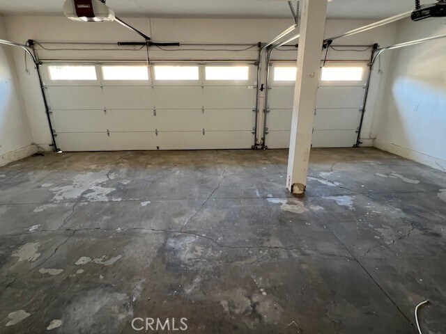 Building Photo - 14697 Willow Creek Ln