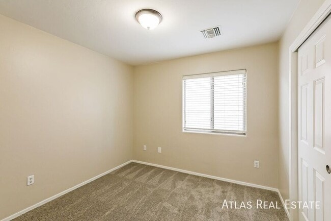 Building Photo - 4133 E Shadow Branch Dr