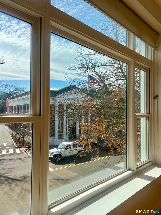 Building Photo - 88 Main St