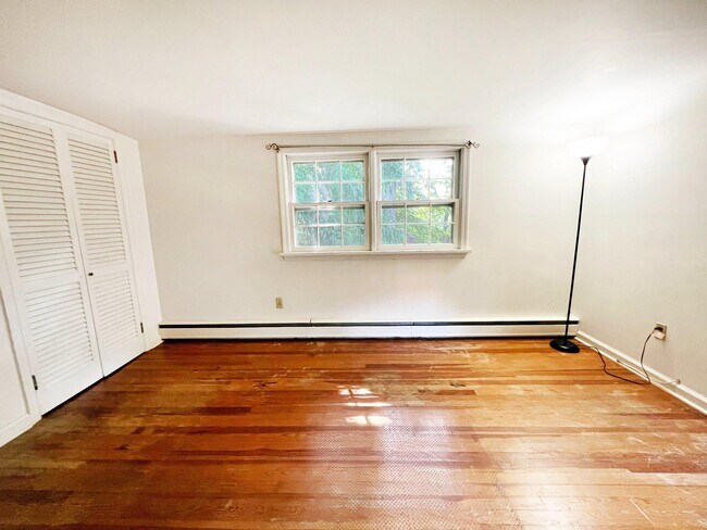 Building Photo - 51 Elfman Dr