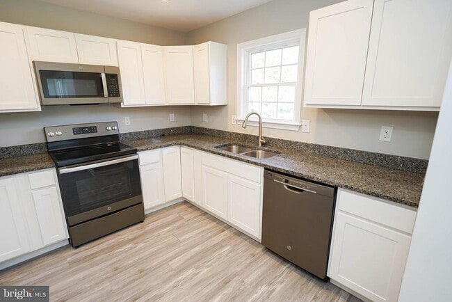 Building Photo - 2005 S Old Mill Dr