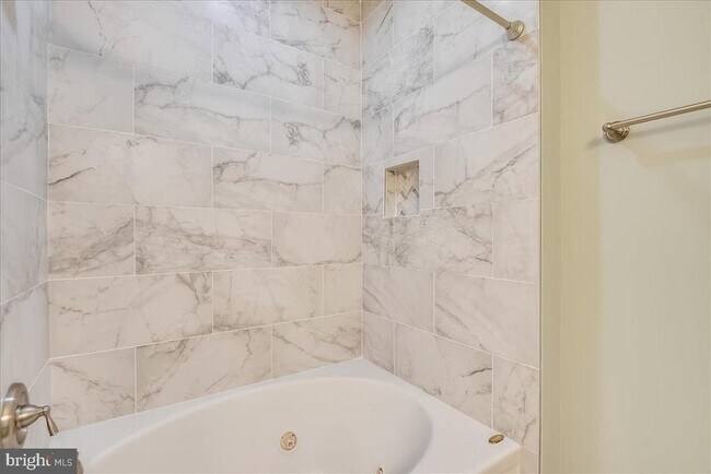 Building Photo - 2931 Deer Hollow Way