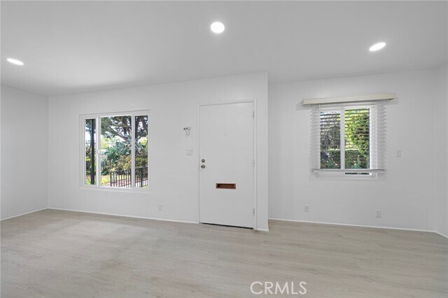 Building Photo - 9050 Huntington Dr