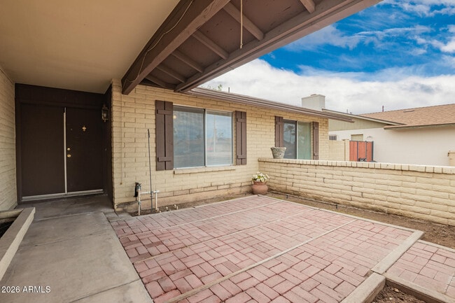 Building Photo - 5055 W Vogel Ave