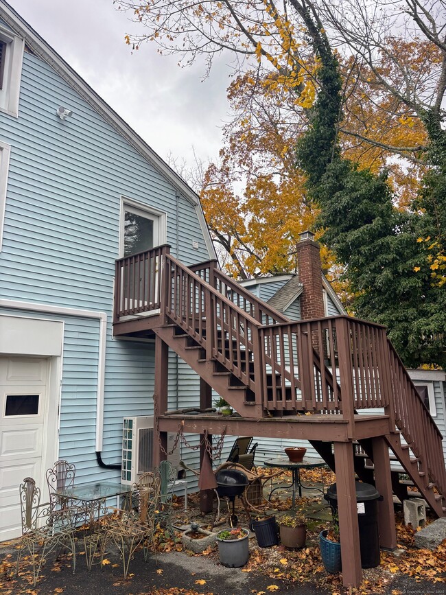 Building Photo - 88 E Main St