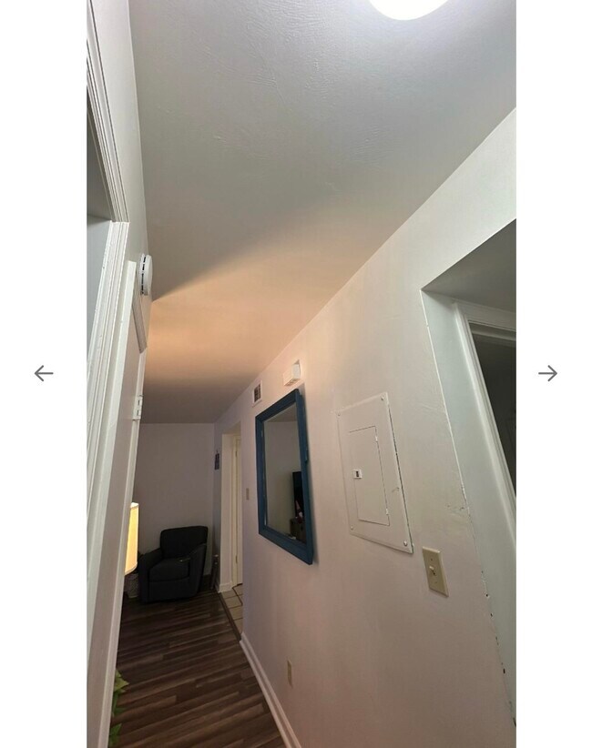 Building Photo - 2555 Chateau Ln