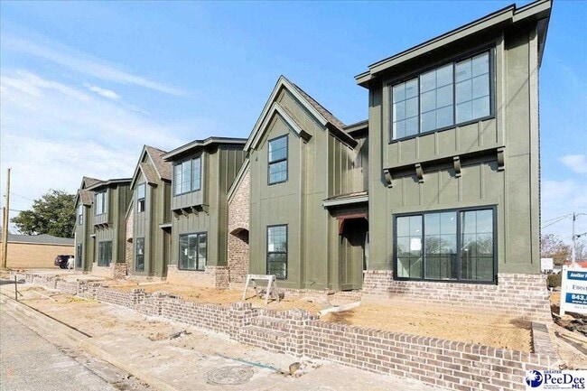 Building Photo - 501 W Cheves St