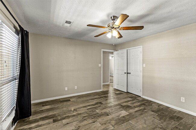 Building Photo - 170 April Cove