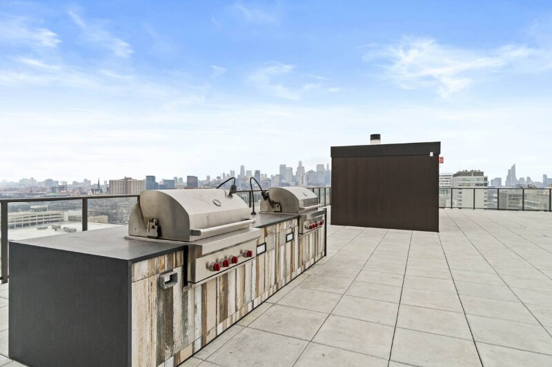 Building Photo - 1932 W Ogden Ave