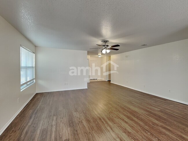 Building Photo - 7569 Vanessa Dr