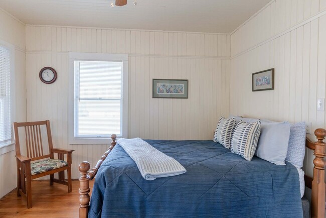 Building Photo - 640 S Columbia St