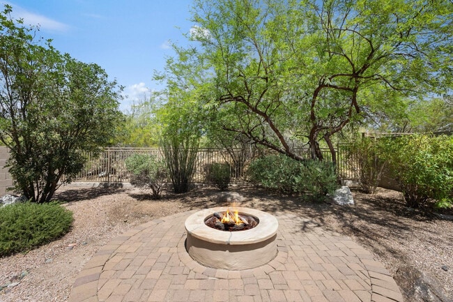Building Photo - 10290 E Mallow Cir