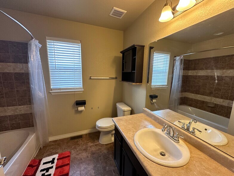 Building Photo - 6206 Wild Turkey Dr
