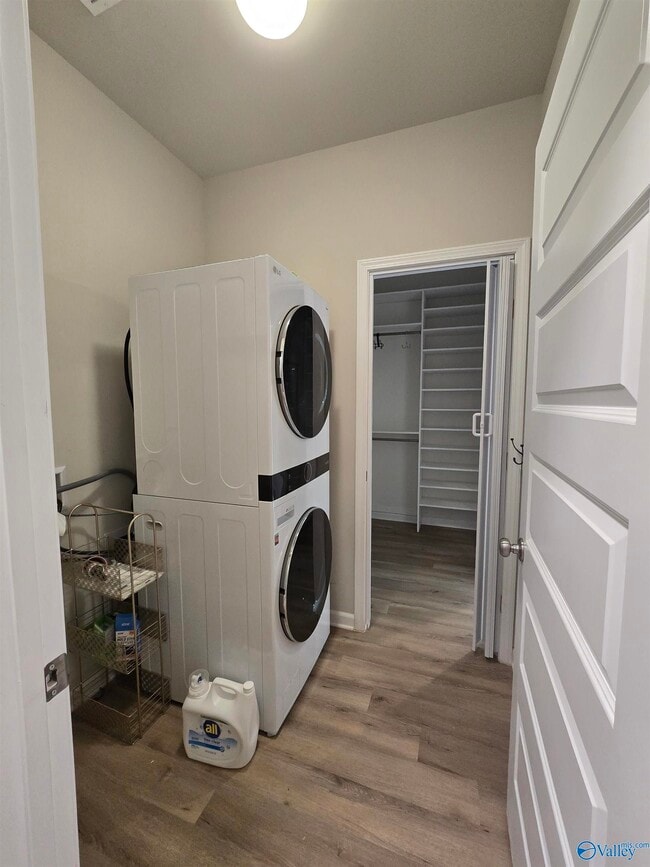 Building Photo - 120 Pomelo St