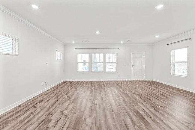 Building Photo - Beautiful 4 bedroom home in Belmont!