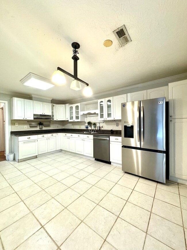 Building Photo - 308 Candlewood Dr