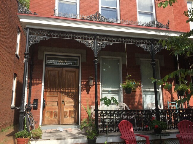 Primary Photo - 125 S Laurel St