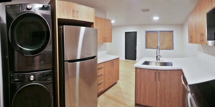 Building Photo - Samuel Duplex