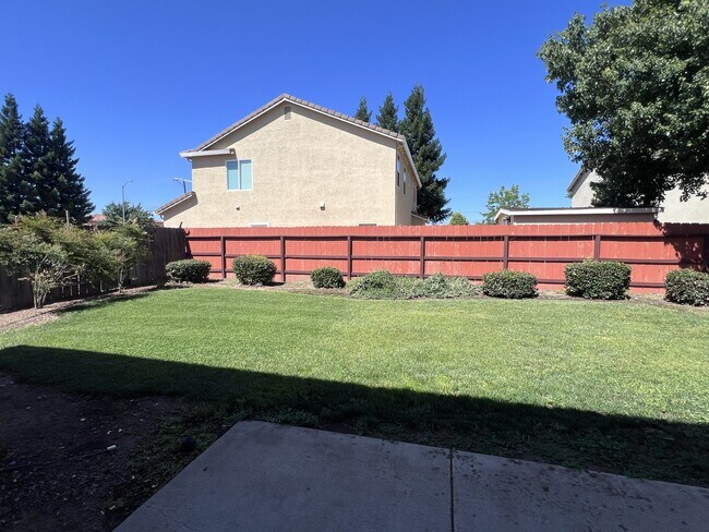 Building Photo - 1694 Shay Way