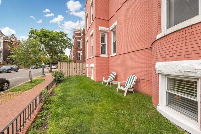 Building Photo - 1,900+ SQ FT in Bloomingdale NW DC