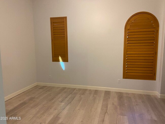 Building Photo - 20827 W Eastview Way