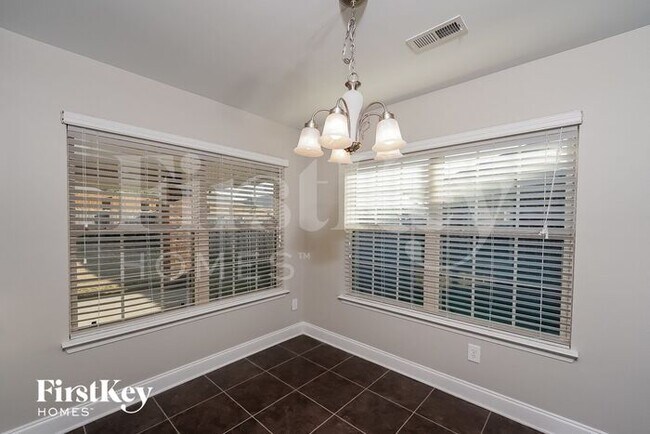 Building Photo - 855 Clover Ave