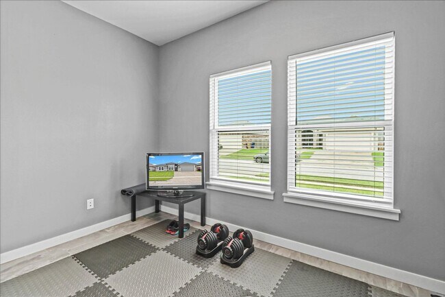 Building Photo - 7958 Snake River Dr