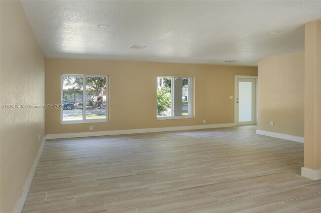 Building Photo - 8870 SW 87th St