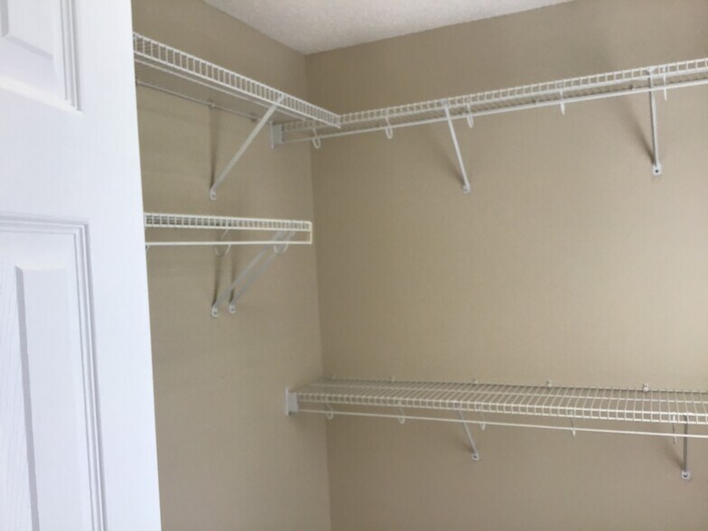 Building Photo - 300 Canvasback Way