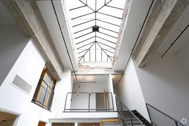 Building Photo - LUNA Lofts