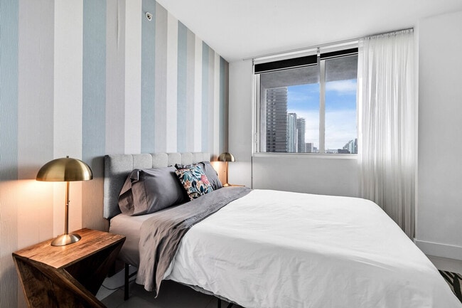 Building Photo - 141 NE 3rd Ave