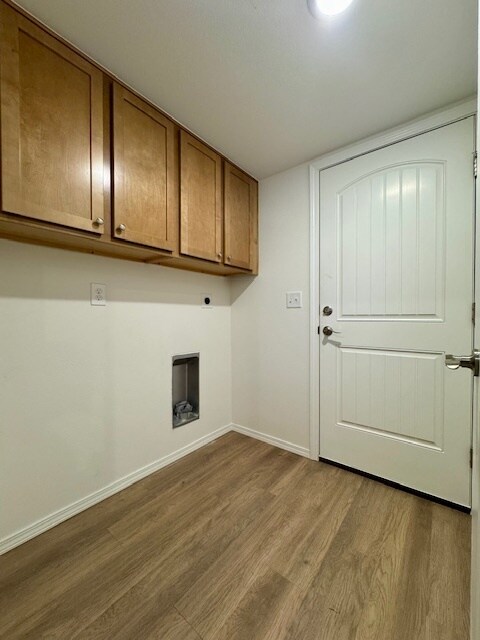 Building Photo - 2811 W Mockingbird Ln