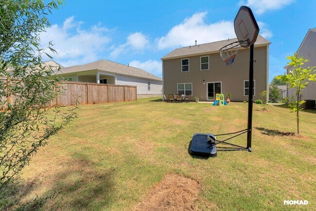Building Photo - Spacious 4BR House in Piedmont
