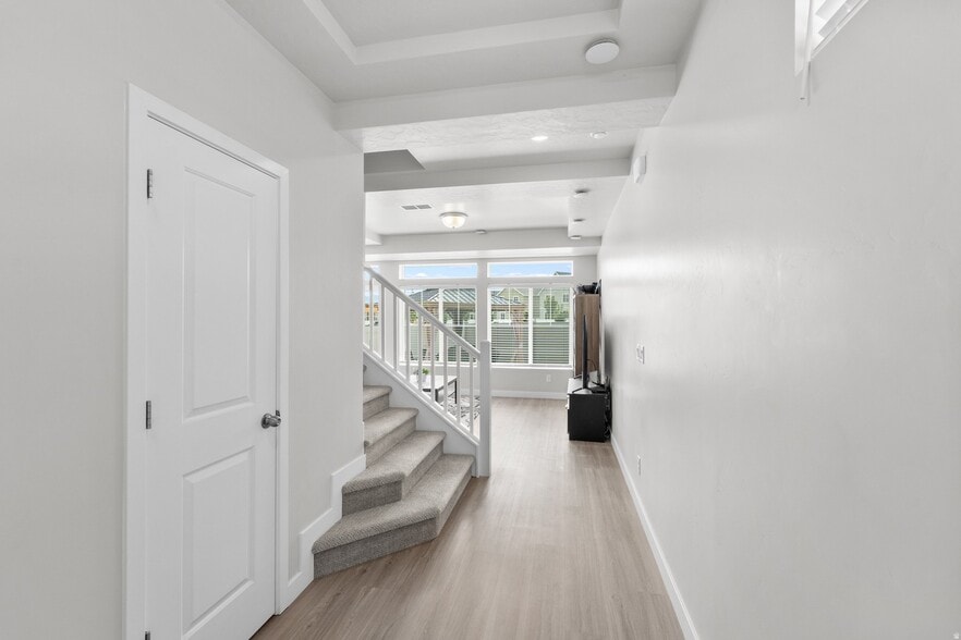 Building Photo - 41 E Brushy Canyon St