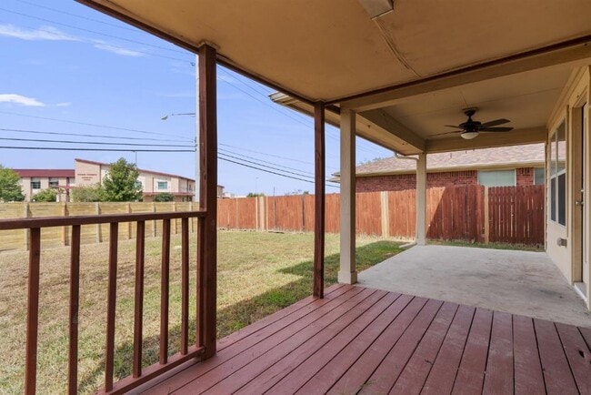 Building Photo - 3417 Savage Springs Dr