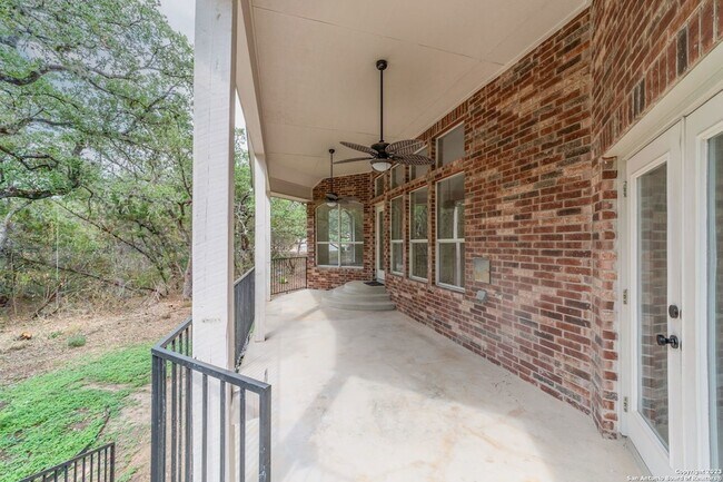 Building Photo - 18605 Elmbrook