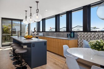 Building Photo - 124 15th Pl