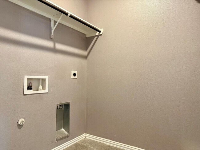 Building Photo - Home for Rent