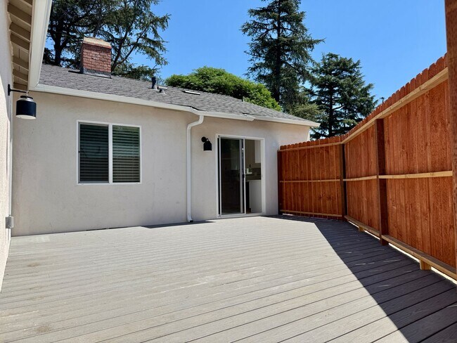 Building Photo - Turnkey Home