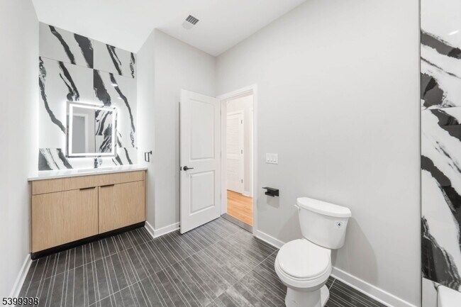 Building Photo - 108 Fleming Ave