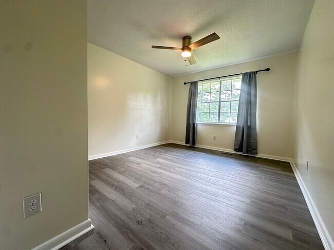 Building Photo - Home for rent in Gardendale