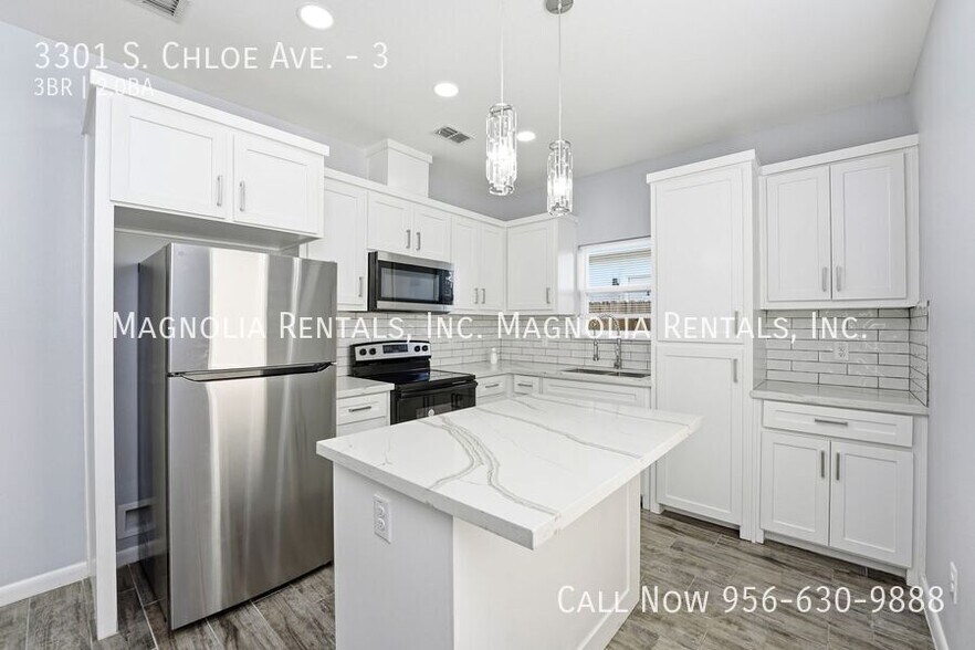 Building Photo - 3301 S Chloe Ave