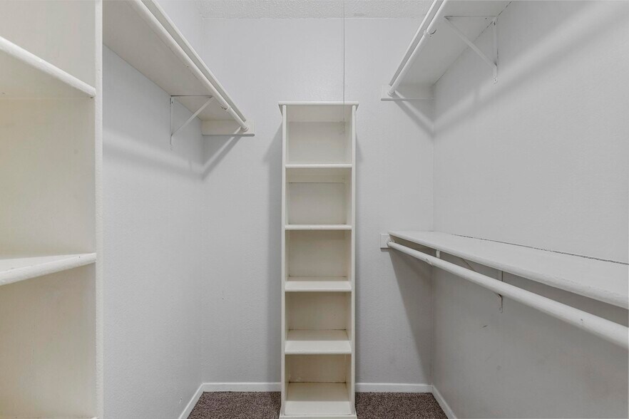 Building Photo - 4920 Brianhill Dr