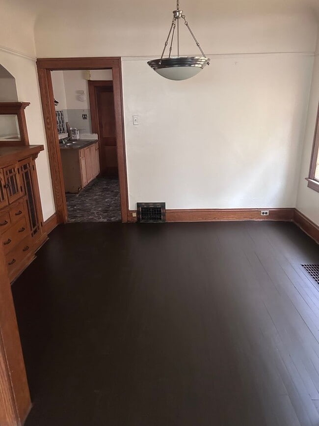 Building Photo - Charming 2-Bedroom Lower Duplex